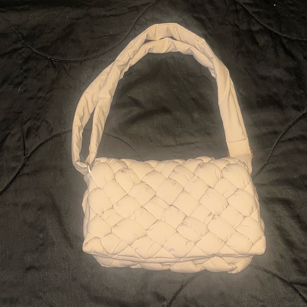 Elegant Cream Quilted Shoulder Bag